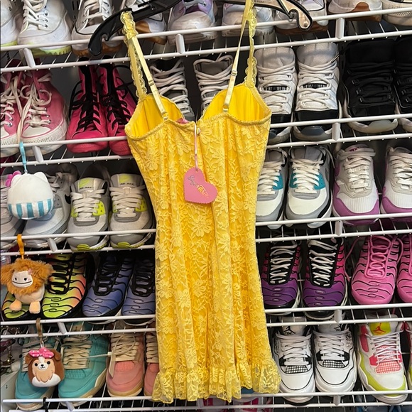 Dolls Kill Sugar Thrillz Yellow Lace Bustier - Picture 4 of 7